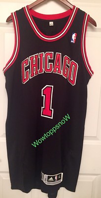 VINTAGE BLACK DERRICK ROSE CHICAGO BULLS JERSEY - The Copper Closet