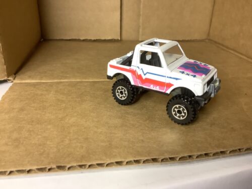 Hot Wheels Street Roader SUZUKI SAMURAI Tracker 4X4 como en la foto suelto sin paquete - Imagen 2 de 4