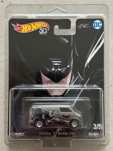 2017 Hot Wheels DC Alex Ross PERSONALIZZATO 77 DODGE VAN Batman Real Riders Car Culture - Foto 2 di 4