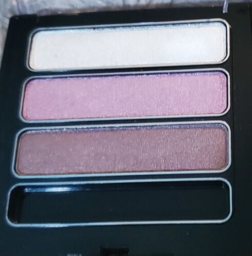 IsaDora Eye Shadow Triple Trio Eyeshadow 82 LUSTROUS PURPLE .23 oz 6.6 g New - Picture 3 of 5