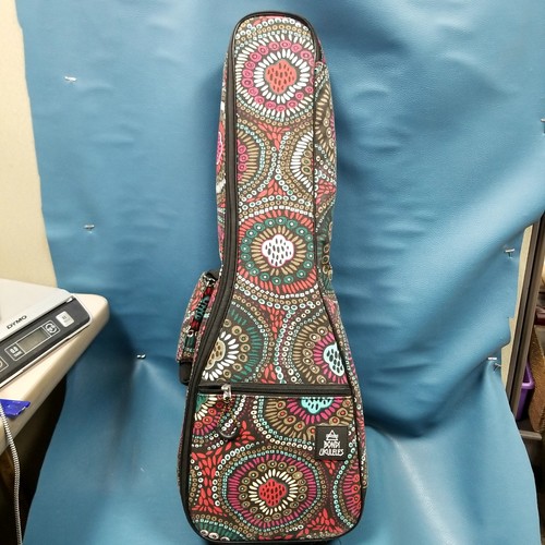 Bondi Brown Wood Grain BO-MA-C Ukulele W Travel Case GUC