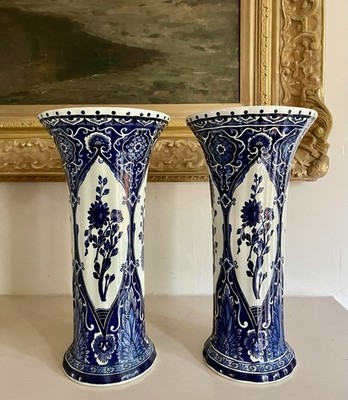 Vintage Delfter blau-weiße Keramik Paar große China Blumenvase von Boch