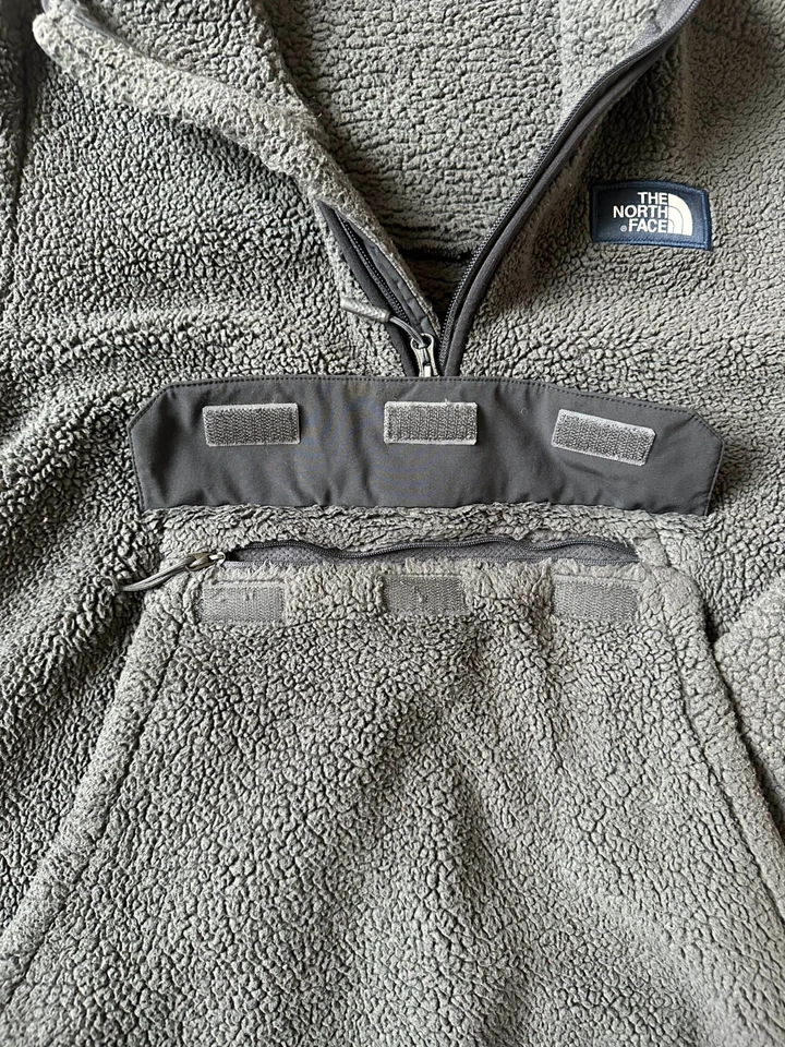 Jaqueta de Lã North Face Campshire Sherpa, Quarto de Zíper, Masculina Tamanho G, Carvão - Imagem 3 de 4