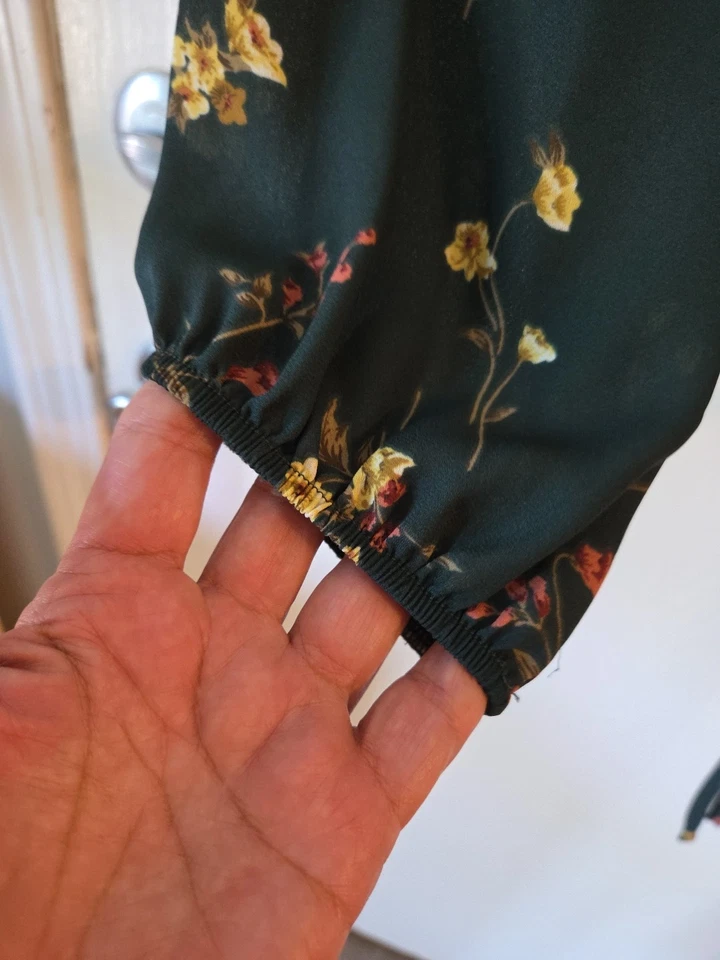 West Kei Floral Blouse Size XL Green Long Sleeve Ceana Elastic Bottom NWOT - Image 4 of 4