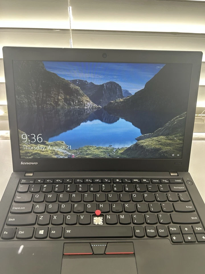 Lenovo ThinkPad Ultrabook x250 12.5"  Intel Core i5 4GB RAM 500GB SSD Win 10 Pro - Image 2 of 4