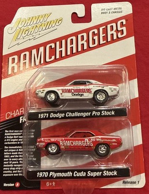 Johnny Lightning Ramchargers 1:64 2-Pack 1970 Cuda & 1971 Challenger Diecast