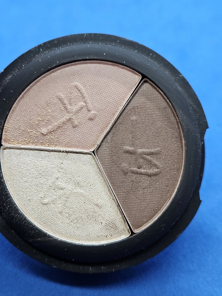 it Cosmetics Anti-Aging Luxe Eyeshadow Trio PRETTY IN SPRING (FLAWED LIGHTLY) - Image 2 of 3