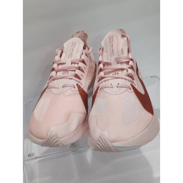 nike zoom gravity pink