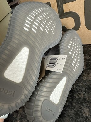 YEEZY BOOST 350 V2 Steel Grey Size 4.5. NWB Shoes, Sneakers  display picture 1