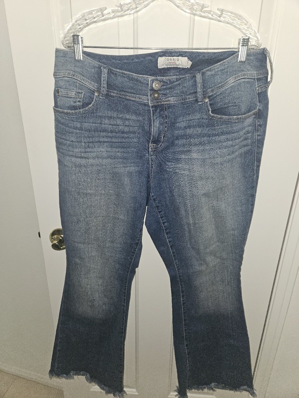 Torrid Jeans Flared Stretch Blue, Size 16W Reg plus 