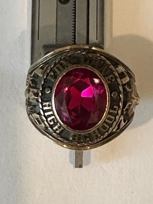 Vintage 1974  10K Gold Fox Lane Class Ring size 9.5￼ weight ￼15 grams