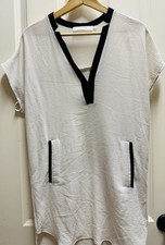 ASTR the Label White V Neck Shift Dress XS With Pockets NWOT$70 Cute w pants too