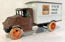 VINTAGE ERTL LTD. ED. TRUSTWORTHY HARDWARE 1926 MACK BULLDOG TRUCK BANK 9375UO
