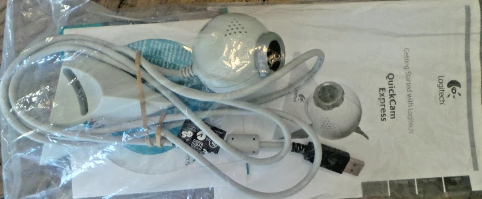 Logitech • USB V-UH9 Webcam w/Stand & Manual • Classic Pod Style White & Grey... - Image 2 of 3