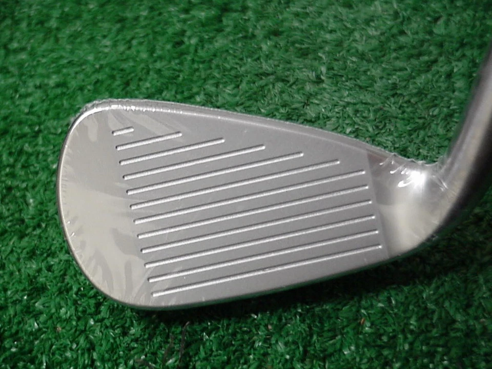 Brand New Mizuno Jpx 925 Hot Metal 4 Iron Dynamic Gold 120 X-100 X Flex - Image 2 of 4