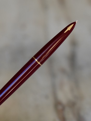 Magnificent Parker 61 Fountain Pen Bordeaux Resin Cap Pl. Or - Rare Version