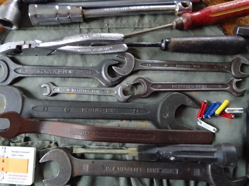 Mercedes tool kit w108 w111 coupe w110 w120 ponton w136 w187 w186 - Picture 4 of 12