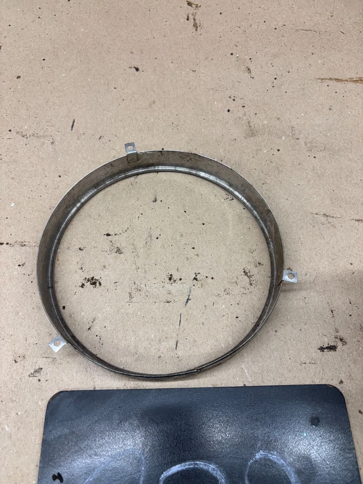 68 69 NOVA CHEVELLE CAMARO C10 7 «БОЛЬШОЙ ФАРЫ ГОЛОВНОГО СВЕТА ЛАМПА КРЕПЛЕНИЕ КОЛЬЦО 1» - Изображение 4 из 4