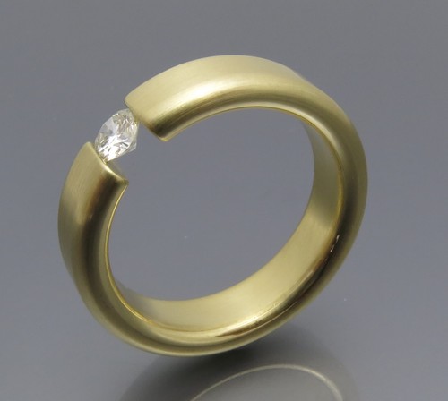 DISEÑO NEUMÁTICO - GRAN ANILLO TENSOR BRILLANTE - ORO 585 - DE ORFEBRERÍA PROPIA - Imagen 5 de 8