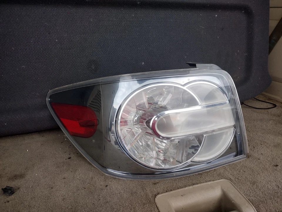 Conjunto de luces traseras Mazda CX-7 2010-2012 lado del conductor izquierdo genuino OEM bonito Foto 2 de 4