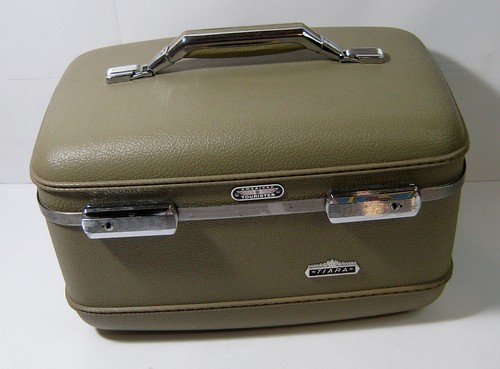 Estuche de tren Tiara American Tourister vintage con llaves