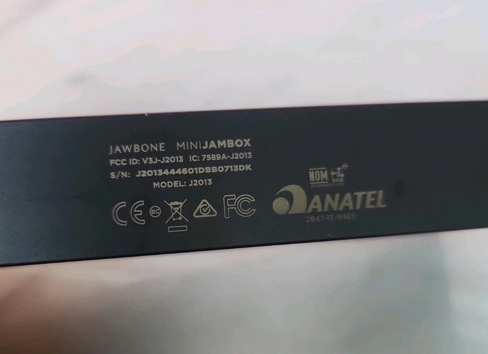 Altavoz Bluetooth Jawbone Mini Jambox J2013 - Funciona muy bien - Negro Foto 3 de 3