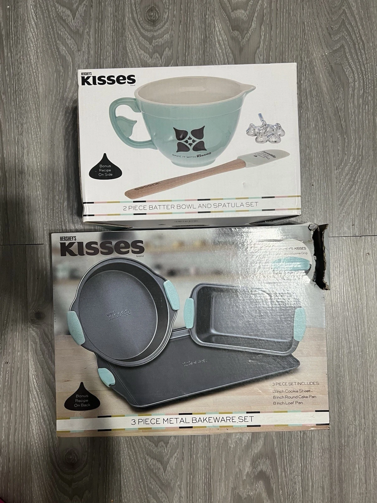 Hershey’s Kisses 5-Piece Baking Set Bakeware Pans Batter Bowl Spatula