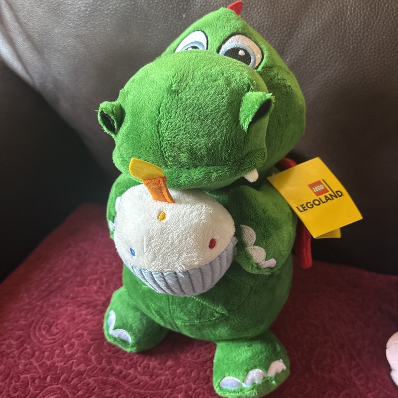 2023 Legoland green Dragon Ollie With Birthday Cake Plush Soft Toy Lego Land NWT