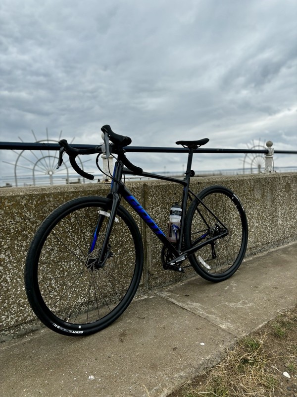 Giant Contend AR 4 Black ML Size 54 Road Bike