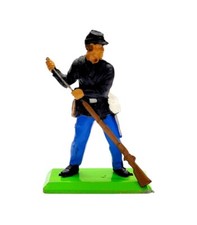 1971 BRITAINS DEETAIL WAR SOLDIER COLLECTIBLE FIGURE MADE IN ENGLAND