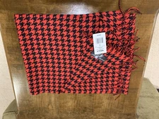 D & Y Softer Tan Cashmere Red/Black Houndstooth Pattern Scarf NEW