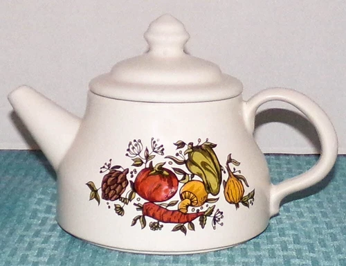1975 McCoy Pottery USA Spice Delight 24 oz. Teapot with Original Lid 240 - VGD