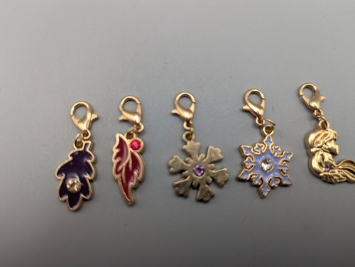 5 Walt Disney Bracelet Charms LOT - Picture 4 of 5