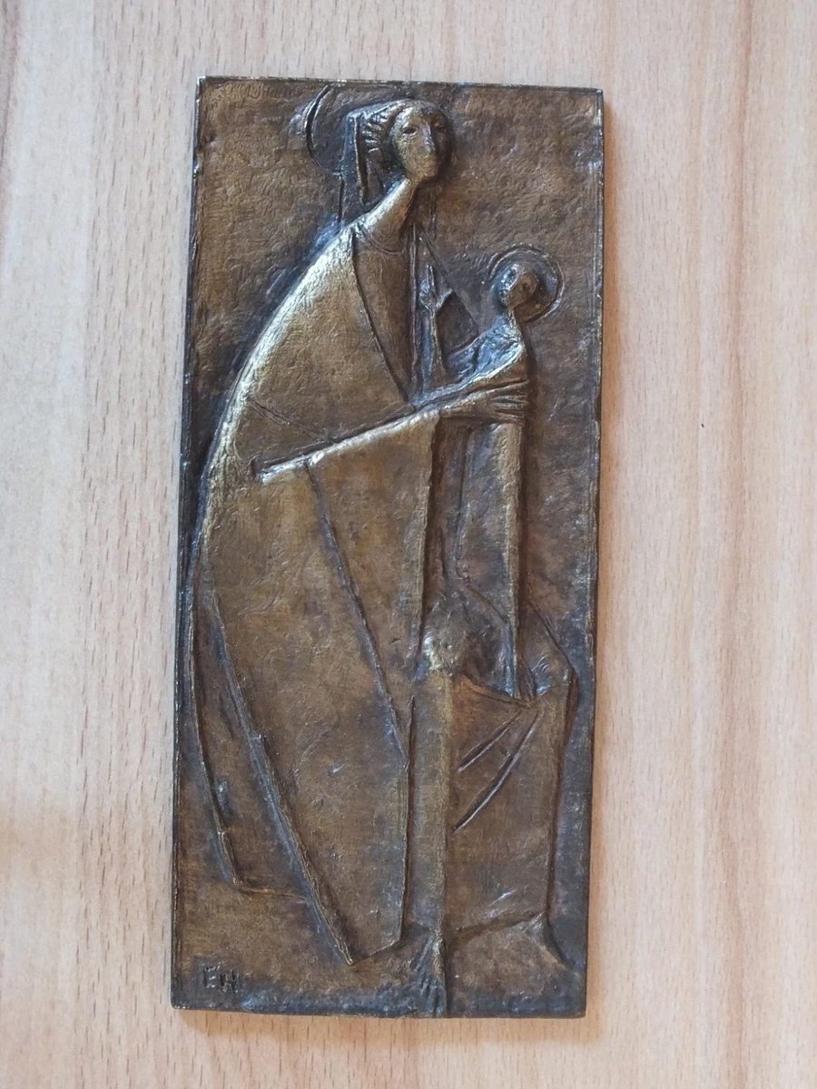 Maria mit Kind , Messingplatte, 7,2 cm breit, 16,4 cm hoch- alt - zum Aufhängen