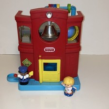 Fisher Price Schoolhouse Little People Friendly School Playset READ