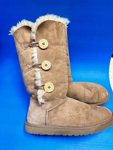 UGG BAILEY BUTTON TRIPLET II BOOT CHESTNUT sz 10 - 第 2/7 張圖片