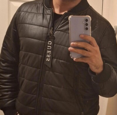 Herren Guess Wende Bomberjacke Größe M. Kaufpreis 150£. Top Zustand