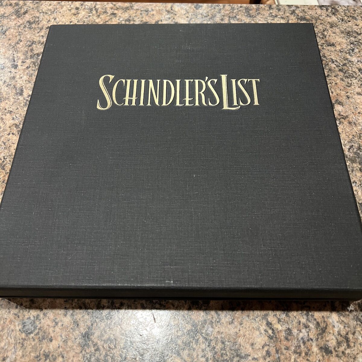シンドラーのリスト コレクターズ・エディションBOX('93米)〈5000セッ… SCHINDLER'S LIST LIMITED EDITION Laser Disc COLLECTOR'S