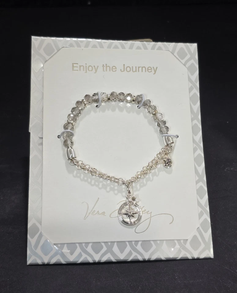 Pulsera Vera Bradley Brújula Elástica Tono Plateado Gris Nueva con Etiquetas Disfruta del Viaje Foto 2 de 4