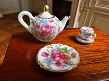 Dolls house miniature 1:12 porcelain ‘tea for 1’ by REUTTER - teapot, teacup