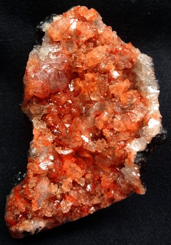 CALCITE CUBES W/ HEULANDITE BLEADS FORMATION ON MATRIX MINERAL SPECIMEN - Picture 2 of 3