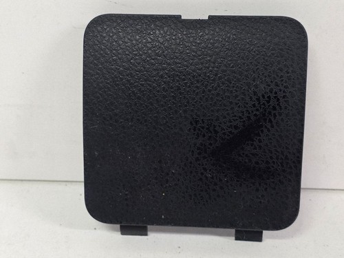Tailgate emergency lock trim