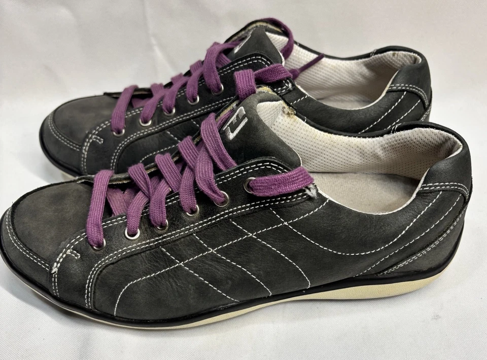 Tênis de golfe FootJoy LoPro Collection feminino 6,5 M sem cravos cadarços roxos - Imagem 2 de 4