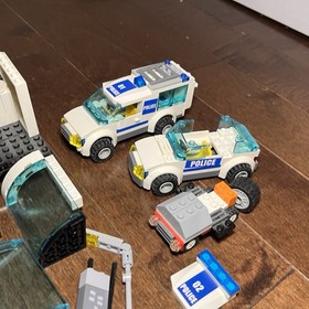 Lego City Set 7744 Police Headquarters Read