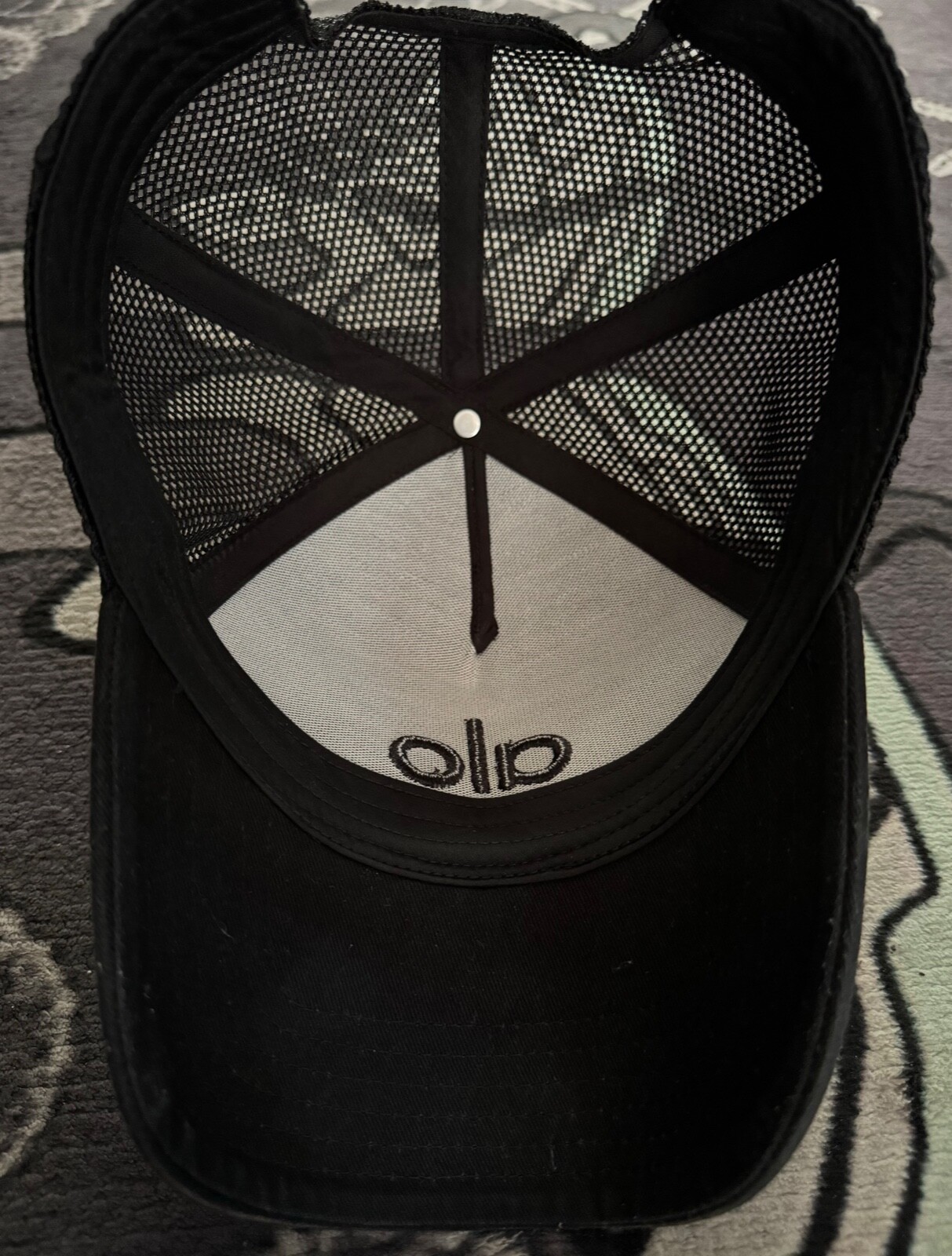 *ALO YOGA District Trucker Hat Embroidered Logo Mesh All BLACK Snapback Hat*