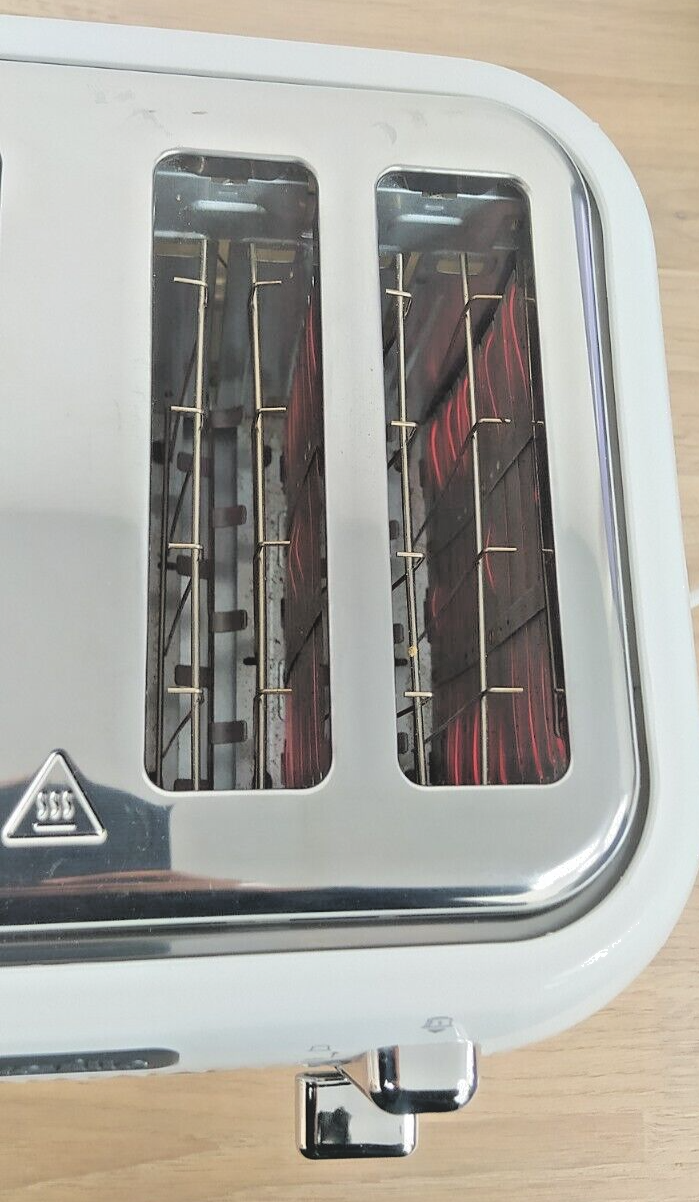 Breville VTT911 Curve 4 Slice Electric Toaster 9 settings classy White