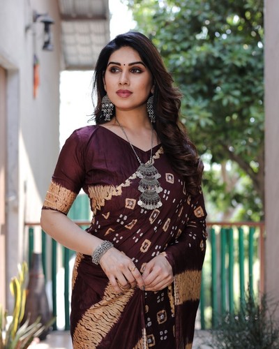 Black Traditional Bandhej Silk Saree for Women, Shibory Pattern & Rich Pallu - Picture 13 of 17