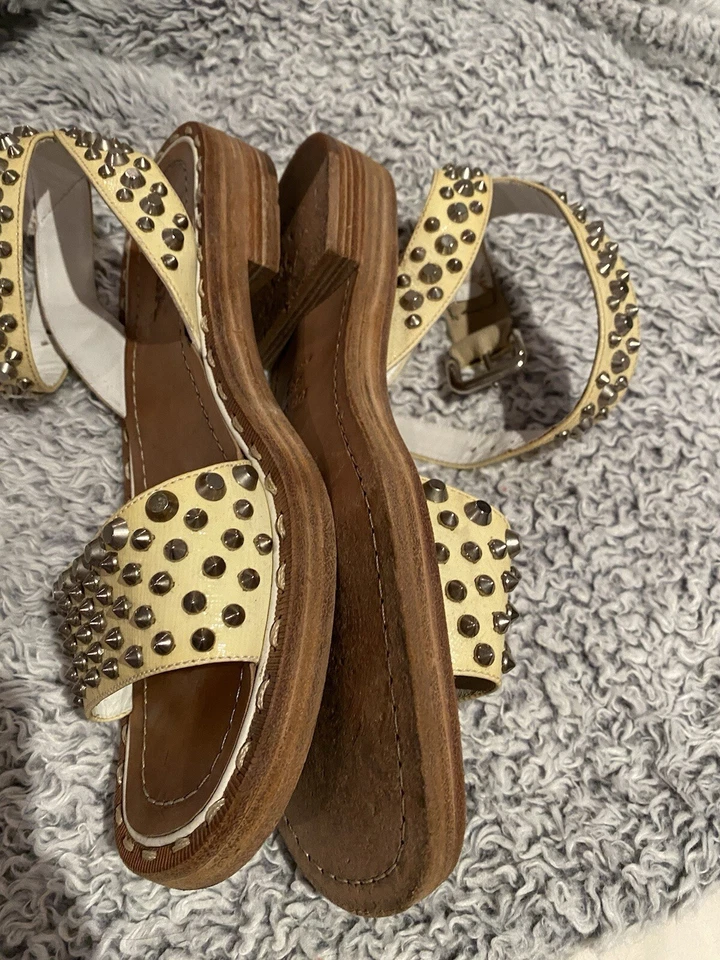 Sandalias de mujer Prada de cuero nude talla US 7 EU 37 Foto 3 de 4