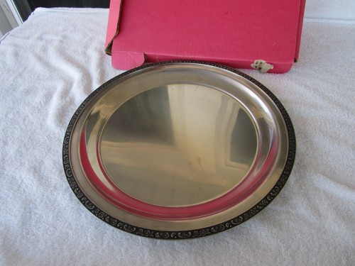 Vintage~Oneida Mediterranea~ Round Tray~ Custom 18/8 Stainless Floral~~ 13-1/4" - Picture 2 of 9