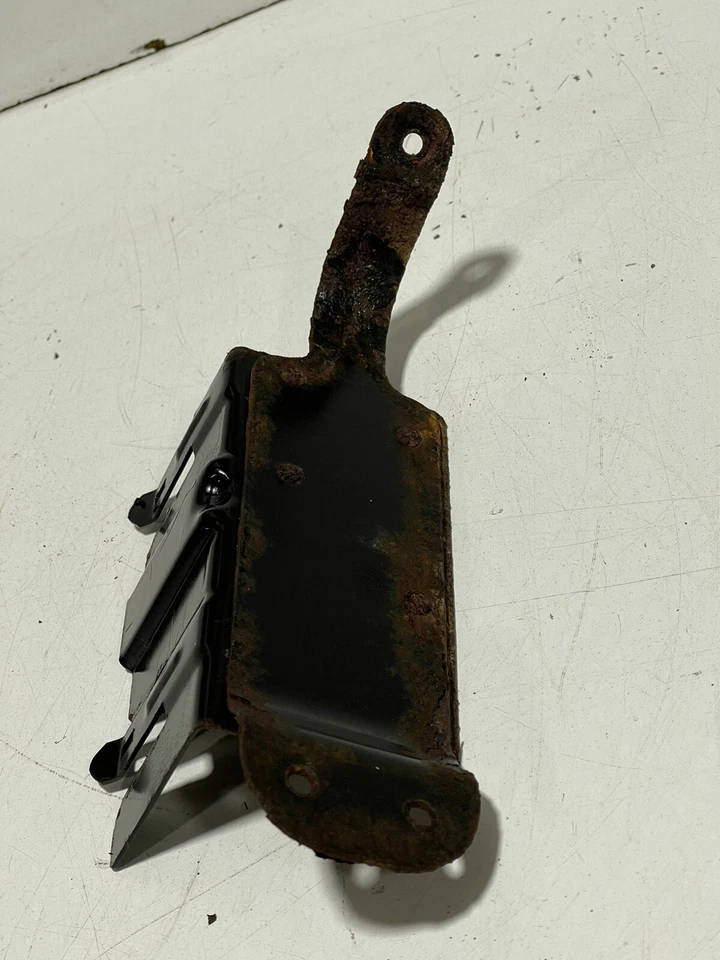 Soporte de montaje en caja de fusibles Jeep TJ Wrangler 1997 1998 1999 OEM CC 5B Foto 3 de 4